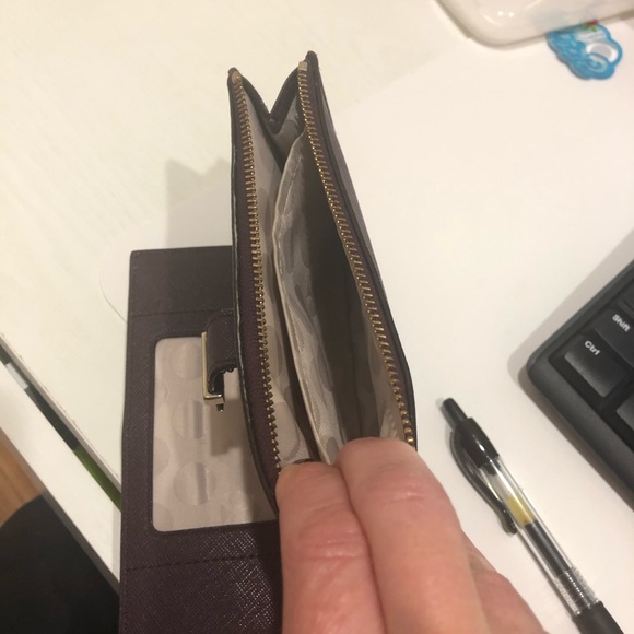 Kate spade wristlet - Picture 4 of 4